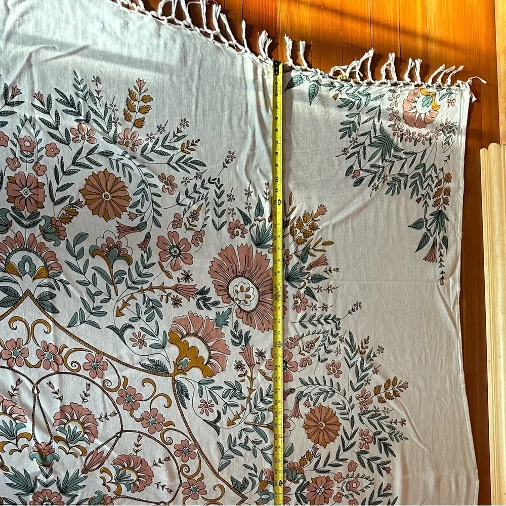 URBAN OUTFITTERS Floral Tapestry Wall Hanging - Peachy Pink and Cream
